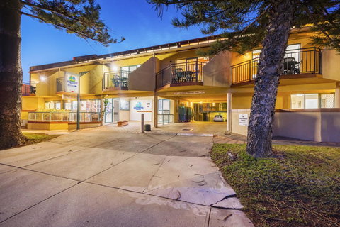 Cottesloe Beach Chalets - Accommodation Port Hedland 6