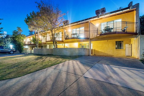 Cottesloe Beach Chalets - Accommodation Port Hedland 2