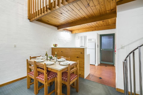 Cottesloe Beach Chalets - Accommodation Port Hedland 31