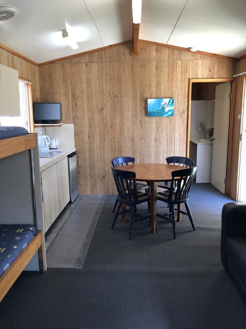 The Aurelian Cabin - Accommodation Port Hedland 7
