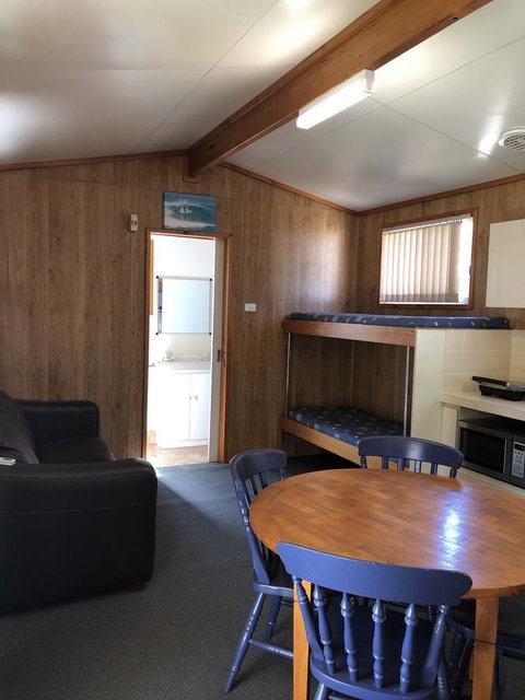 The Aurelian Cabin - Accommodation Port Hedland 5
