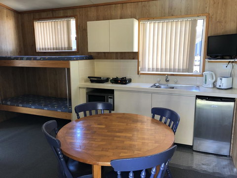 The Aurelian Cabin - Accommodation Port Hedland 9