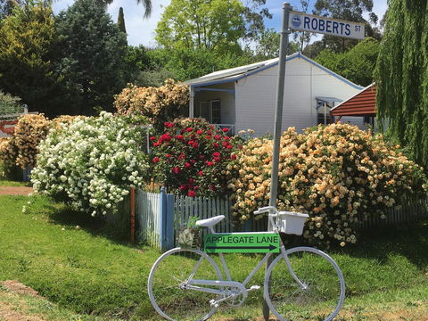 Applegate Lane Chalet - Accommodation Port Hedland 2