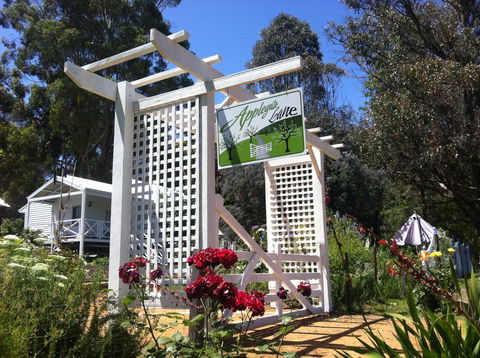 Applegate Lane Chalet - Accommodation Port Hedland 14