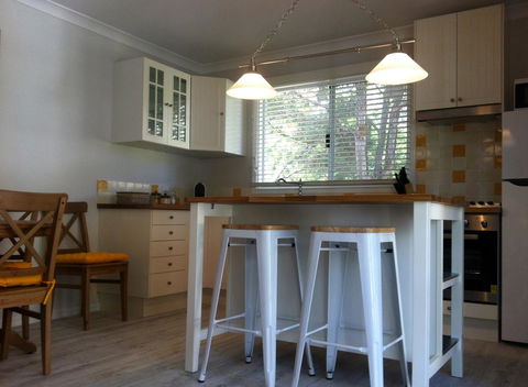 Applegate Lane Chalet - Accommodation Port Hedland 13