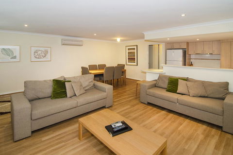 Beach Retreat - Busselton - Accommodation Port Hedland 2