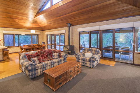 53 Martina Drive - Accommodation Port Hedland 13