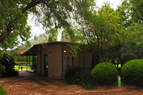 Waterfall Cottages - Accommodation Port Hedland 19