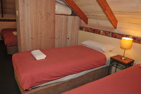 Waterfall Cottages - Accommodation Port Hedland 16