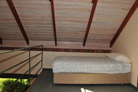 Waterfall Cottages - Accommodation Port Hedland 3