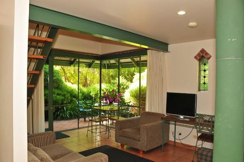 Waterfall Cottages - Accommodation Port Hedland 5