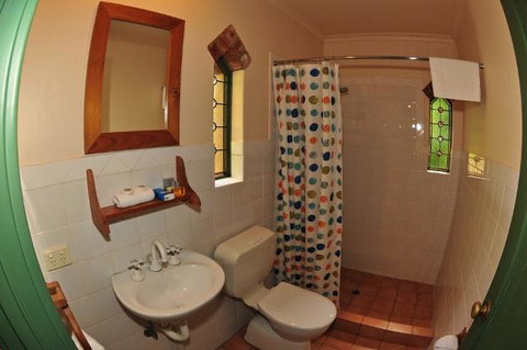 Waterfall Cottages - Accommodation Port Hedland 2