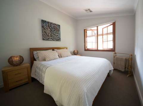 The Farmhouse - Accommodation Port Hedland 6