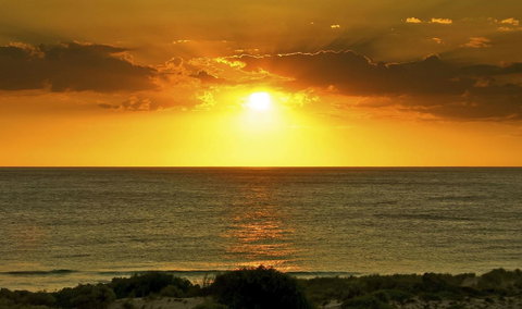 Scarborough & Absolutely Beachfront - Accommodation Port Hedland 3