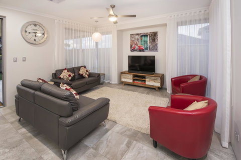 15 Cabot Close - Accommodation Port Hedland 14