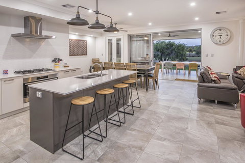 15 Cabot Close - Accommodation Port Hedland 16