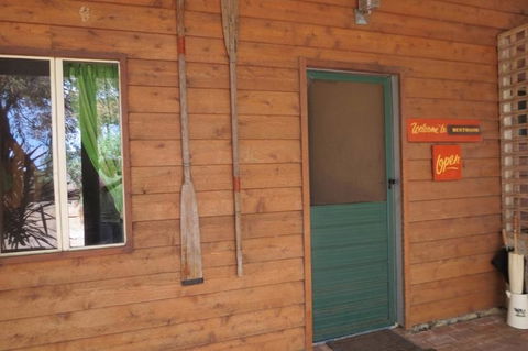 Bentwood Olive Grove Accommodation - Accommodation Port Hedland 12