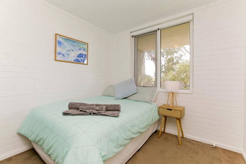 SEA BREEZE â€“ Between Cottesloe Beach & Swan River - Accommodation Port Hedland 8
