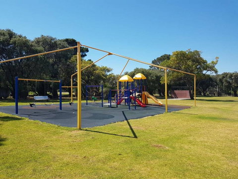 SEA BREEZE â€“ Between Cottesloe Beach & Swan River - Accommodation Port Hedland 20