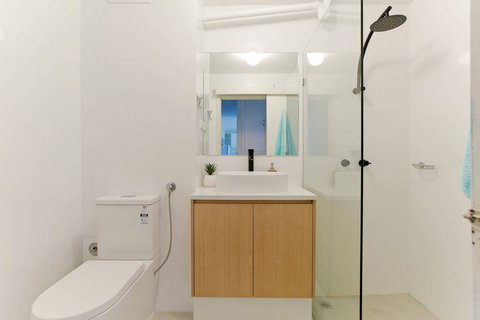 SEA BREEZE â€“ Between Cottesloe Beach & Swan River - Accommodation Port Hedland 5