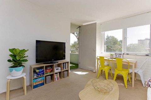 SEA BREEZE â€“ Between Cottesloe Beach & Swan River - Accommodation Port Hedland 19