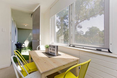 SEA BREEZE â€“ Between Cottesloe Beach & Swan River - Accommodation Port Hedland 9