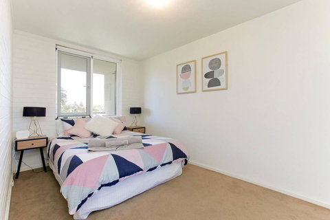 SEA BREEZE â€“ Between Cottesloe Beach & Swan River - Accommodation Port Hedland 6