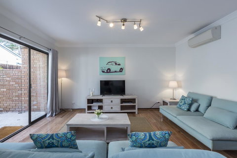 Cottesloe Sea Salt Abode - Executive Escapes - Accommodation Port Hedland 3