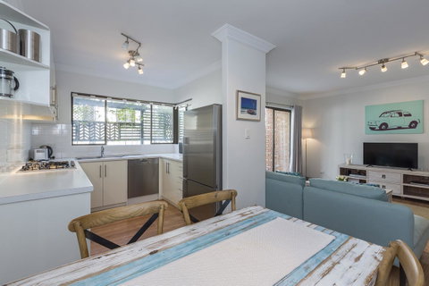 Cottesloe Sea Salt Abode - Executive Escapes - Accommodation Port Hedland 7