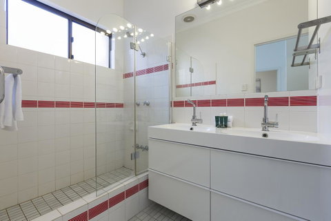 Cottesloe Sea Salt Abode - Executive Escapes - Accommodation Port Hedland 11