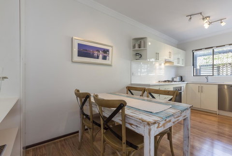 Cottesloe Sea Salt Abode - Executive Escapes - Accommodation Port Hedland 6