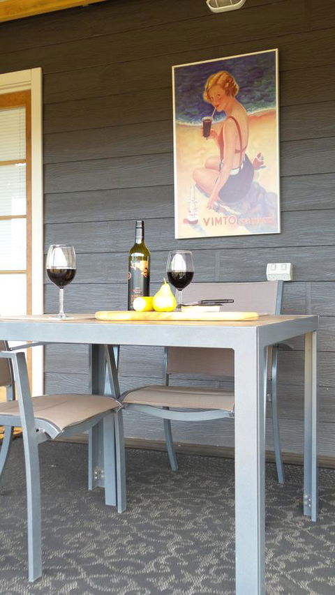 Windfall Estate Vineyard Cottage - Accommodation Port Hedland 10