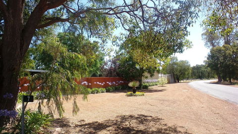 Windfall Estate Vineyard Cottage - Accommodation Port Hedland 12