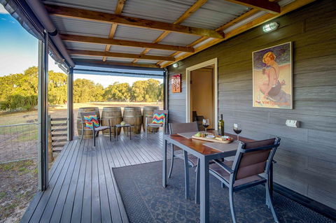Windfall Estate Vineyard Cottage - Accommodation Port Hedland 2