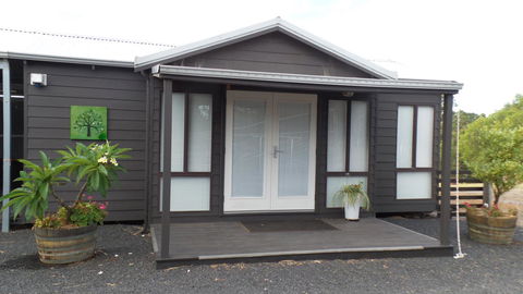 Windfall Estate Vineyard Cottage - Accommodation Port Hedland 15