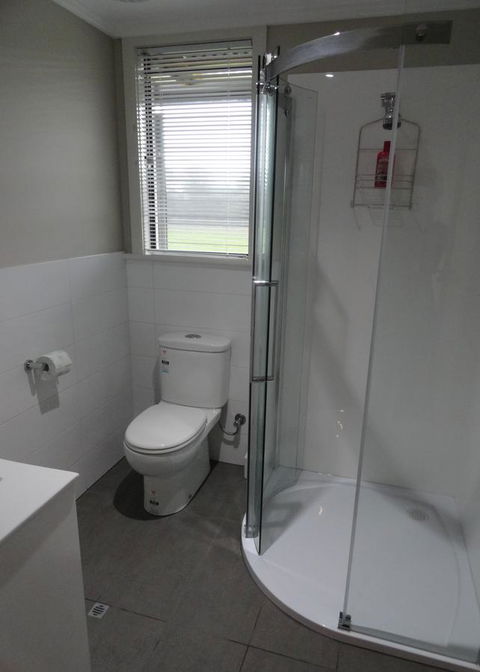 Windfall Estate Vineyard Cottage - Accommodation Port Hedland 7