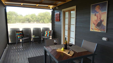 Windfall Estate Vineyard Cottage - Accommodation Port Hedland 4