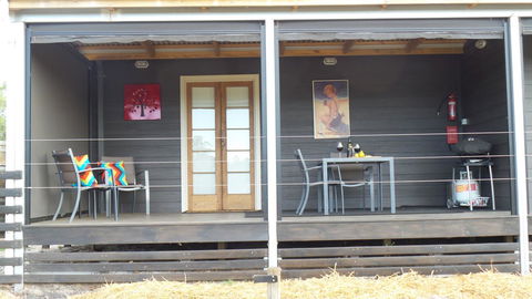 Windfall Estate Vineyard Cottage - Accommodation Port Hedland 9