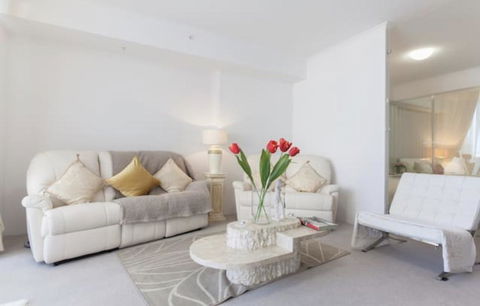 Perth Luxury City Apartment- Free Parking - Accommodation Port Hedland 0