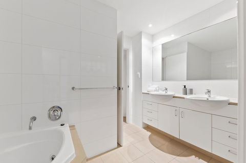 The Executive Penthouse - Accommodation Port Hedland 10