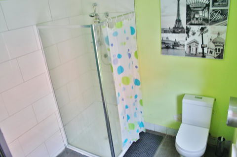 The Hive Hostel - Traveler Friendly, Passport Only - Accommodation Port Hedland 43