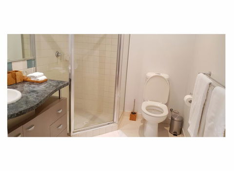 Stylish 1BDR Unit In The Heart Of Subiaco - Accommodation Port Hedland 9