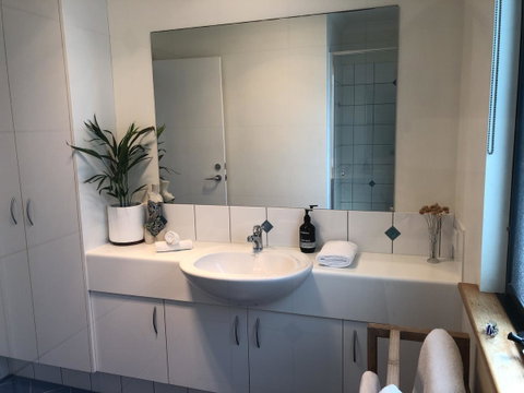 Orion Studio With Ocean Views - Accommodation Port Hedland 10