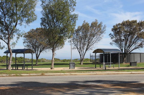 Jurien Beachfront Holiday Units - Accommodation Port Hedland 21