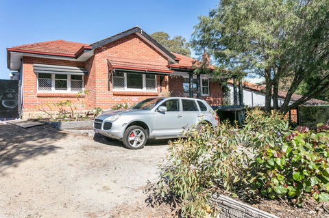 Heart Of Claremont Gem - Free WiFi - Accommodation Port Hedland 1