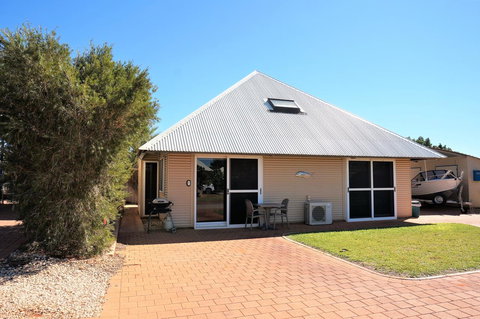 Osprey Holiday Village Unit 203 1 Bedroom - Accommodation Port Hedland 11