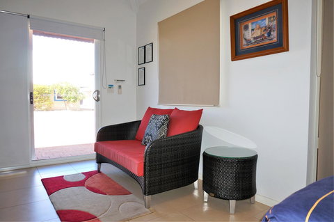 Osprey Holiday Village Unit 203 1 Bedroom - Accommodation Port Hedland 6