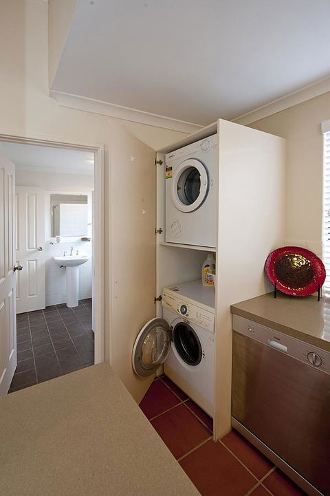 Como Executive Apartment - Accommodation Port Hedland 14