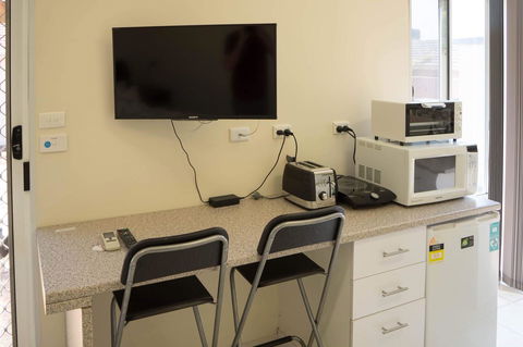 Susan Yong's Studio - Accommodation Port Hedland 10