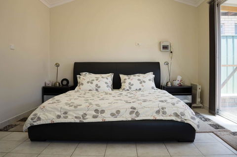 Susan Yong's Studio - Accommodation Port Hedland 5